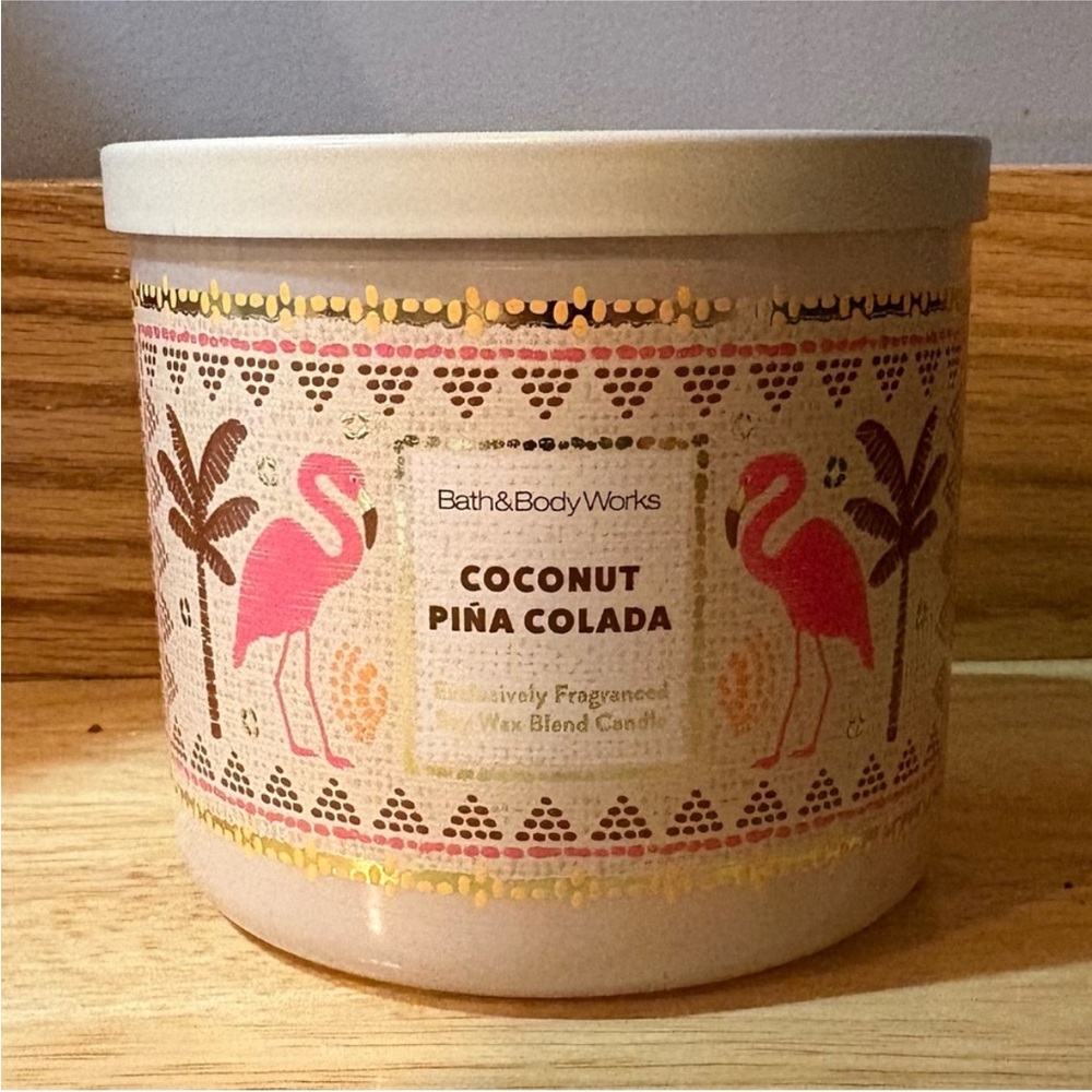 Bath & Body Works Coconut Piña Colada Candle with Flamingo Design